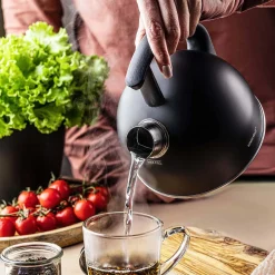 CZAJNIK 1,5L Z GWIZDKIEM KINGHOFF KH-1897 CZARNY MAT