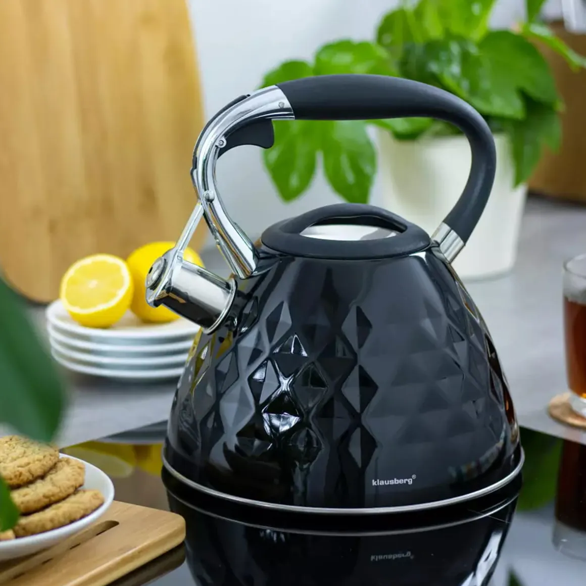 CZAJNIK Z GWIZDKIEM KLAUSBERG 2,7L KB-7455