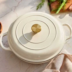EMALIOWANY GARNEK ŻELIWNY PŁASKI 30cm 3L HAGE CREAM