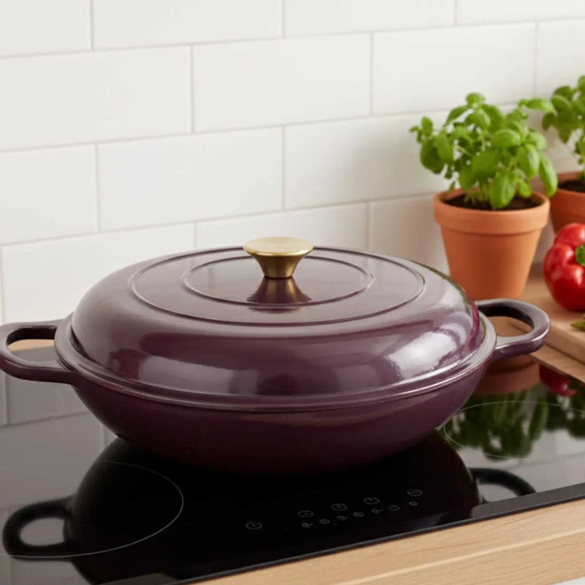 EMALIOWANY GARNEK ŻELIWNY PŁASKI 30cm 3L HAGE EGGPLANT