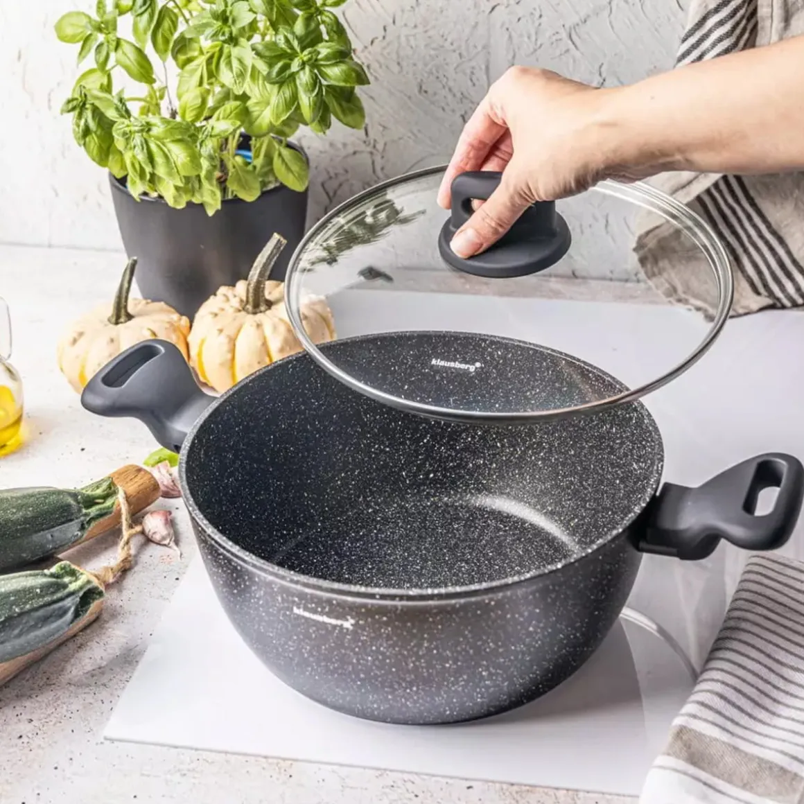 GARNEK MARMURKOWY KLAUSBERG 24cm 3,7L KB-7671