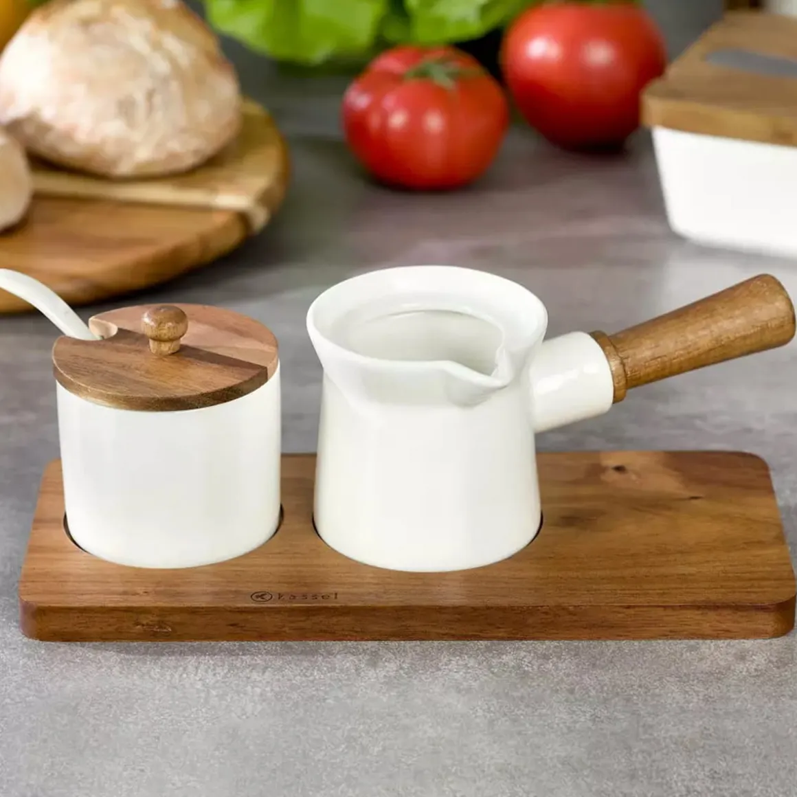 PORCELANOWA CUKIERNICA ORAZ MLECZNIK NA PODSTAWCE KASSEL