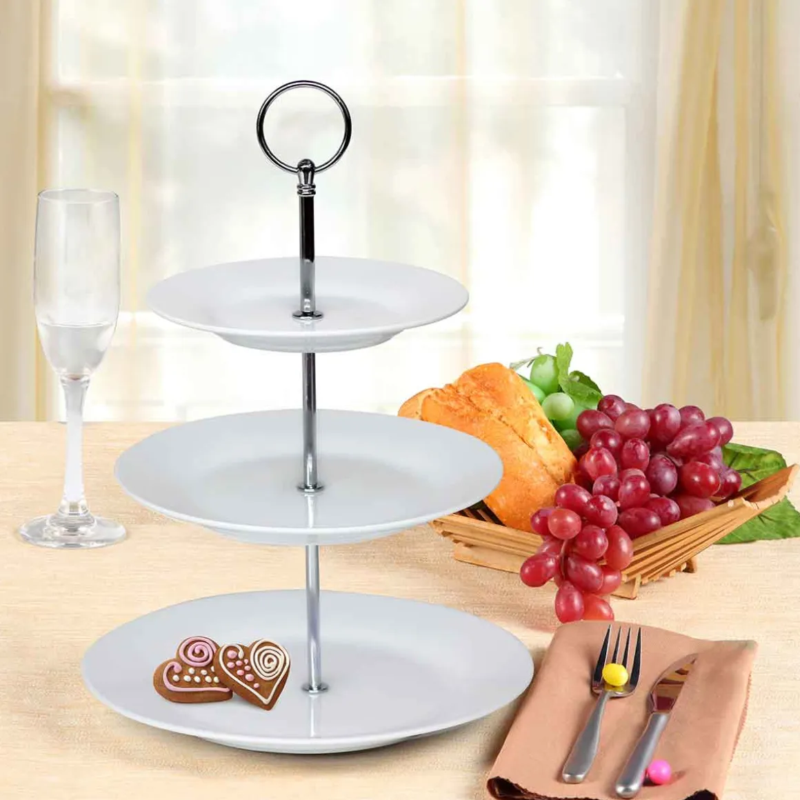 PORCELANOWA PATERA TRZYPIĘTROWA NA CIASTO PRZEKĄSKI BANQUET SOFIA