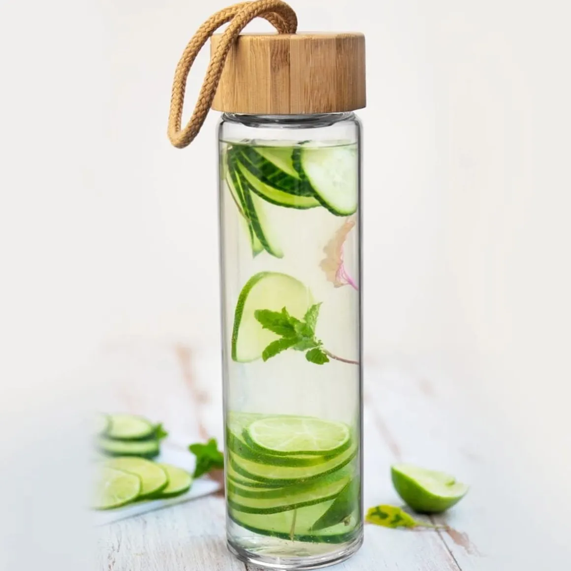 SZKLANA BUTELKA 450ml NA WODĘ Z SITKIEM 143757