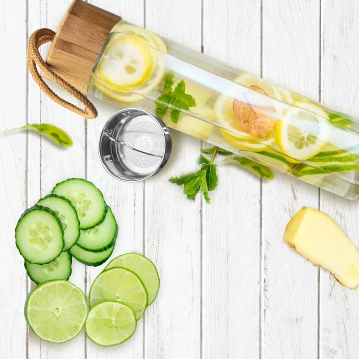 SZKLANA BUTELKA 450ml NA WODĘ Z SITKIEM 143757
